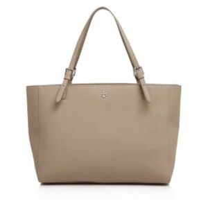 Tory Burch Large York Buckle Tote in Beige. Beautiful in saffino leather. Nice!